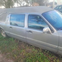 1997 Lincoln Hearse 