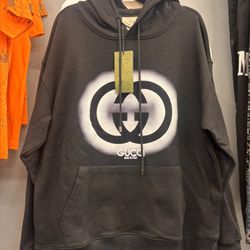 Sweater/hoodie