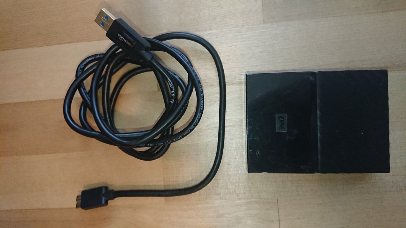 External 4TB Harddrive w/ 6ft Cable