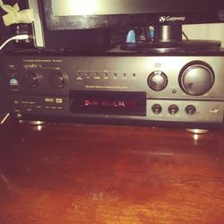 Stereo With Bose Spekers