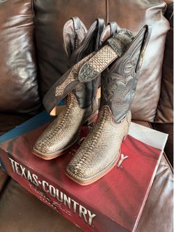 Boots (Botas) Snake Print Size 9