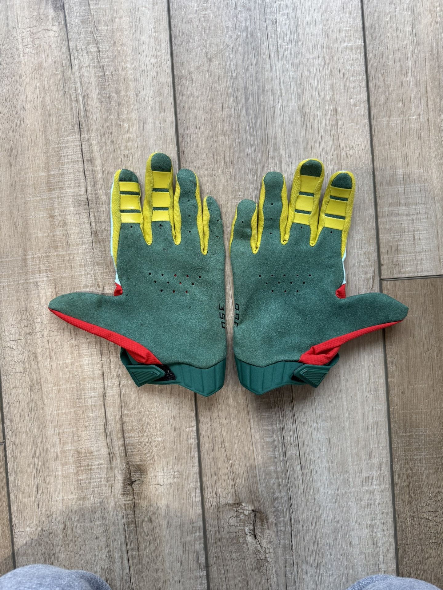 Supreme Honda Fox Racing Gloves Size L - toquedesaborminas.com.br