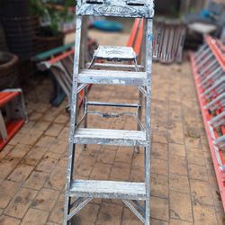 Ladder  4ft 