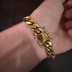 18k Gold Plated miami cuban bracelet (10mm)