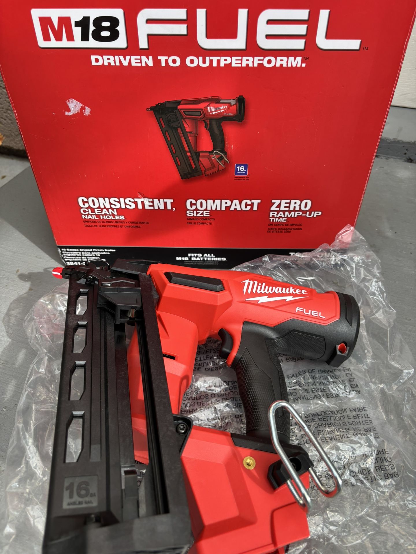 Milwaukee 16ga Angle finisher