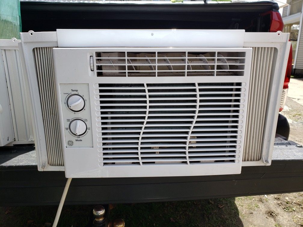 GE 5,100 BTU air conditioner 