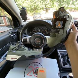 JORDAN 4 UNDEFEATED BRAND NEW SIZE 10.5