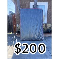 QUEEN MATTRESS WITH BOX SPRING