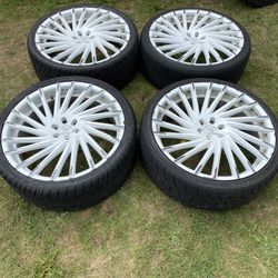26” Lexani Wraith Wheels & Tires 6x139.7 & 6x5.5