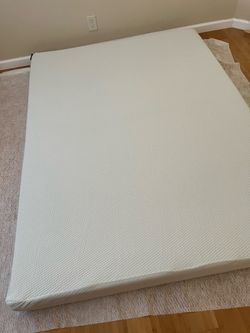 6 Inch Queen Green Tea Memory Foam Mattress-  Medium firm- New and clean