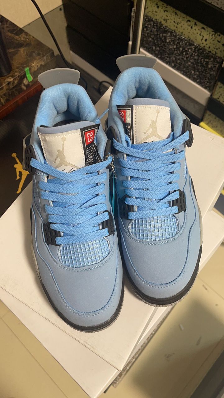 Jordan 4 University Blue 