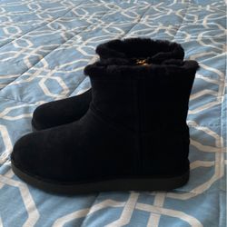 New Ugg’s Boots Size 5