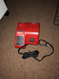 Milwaukee M12 and M18 Charger