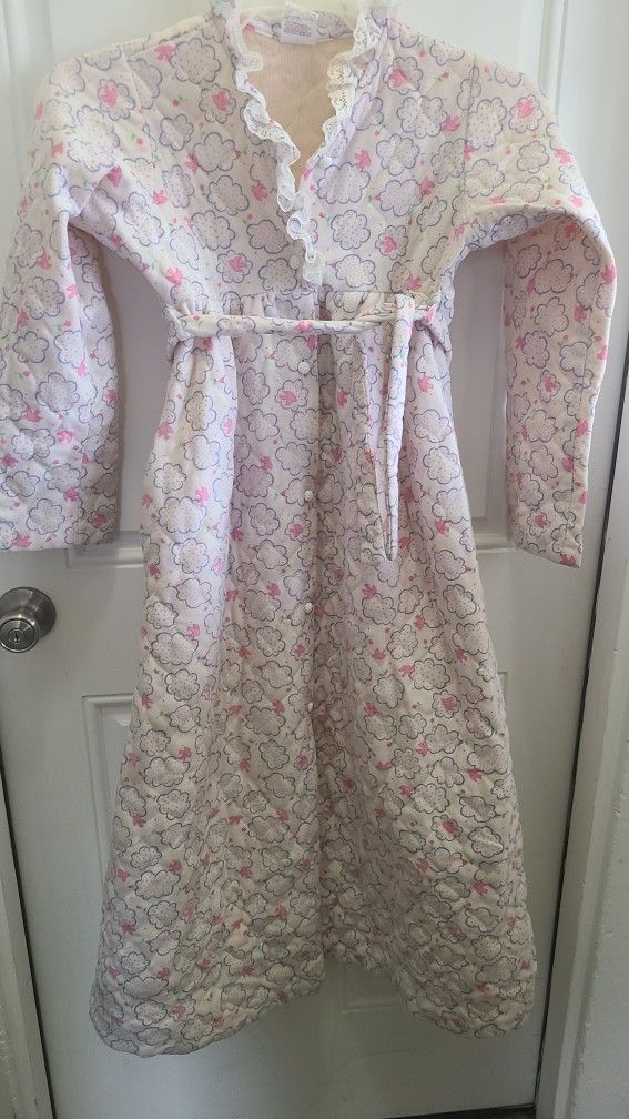Bees & Jam girls size 14 long quilted bath robe with belt. Pinks + purple flowers on white. Soft polyester East, west, north