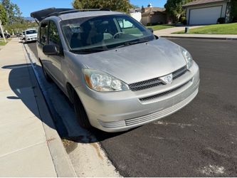 2004 Toyota Sienna LE 7 passenger van