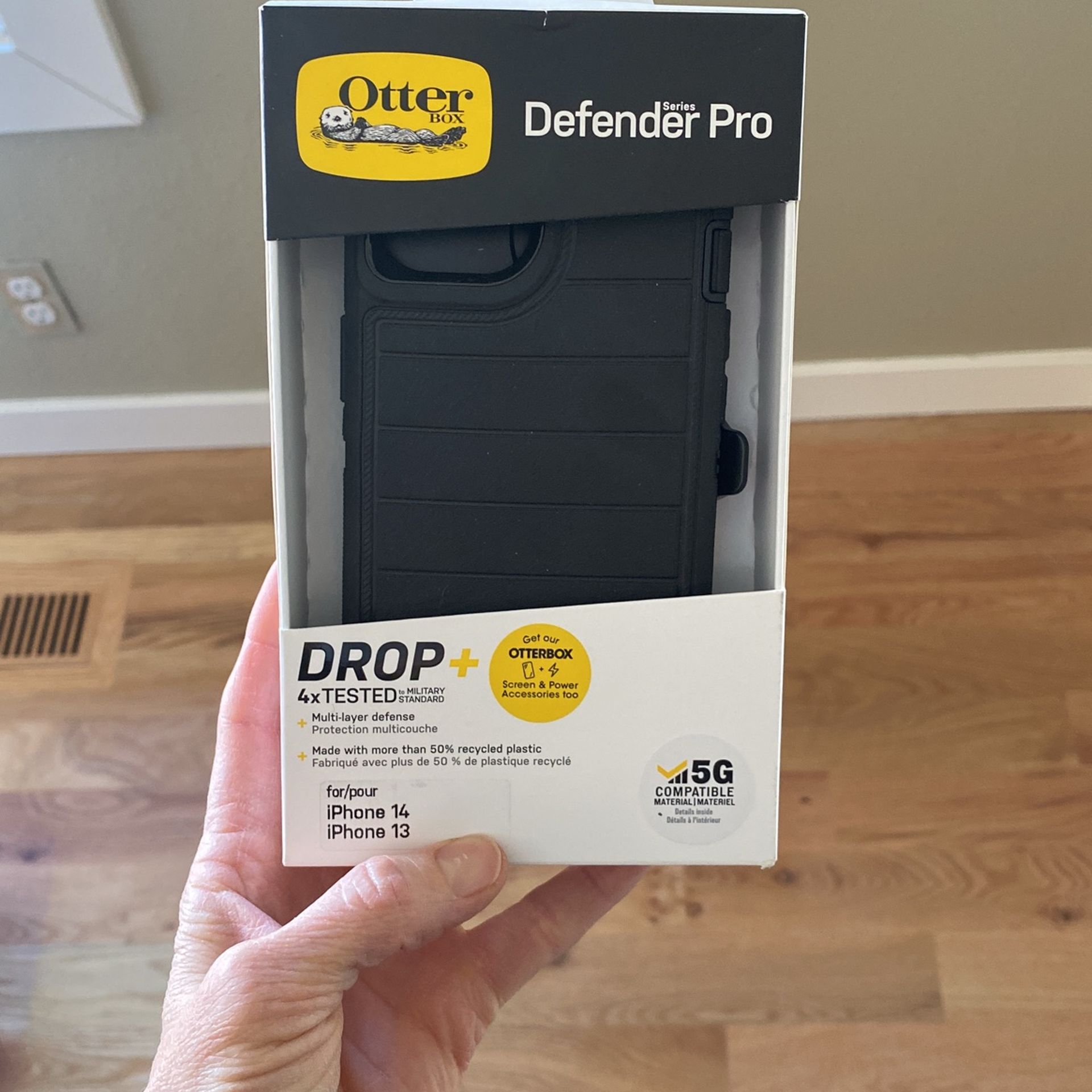 Brand new Otter Box Defender Pro i Phone 14/13