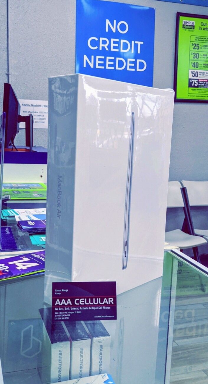 Apple MacBook Air 13.3 inch Laptop with Touch ID Intel Core i3 8GB