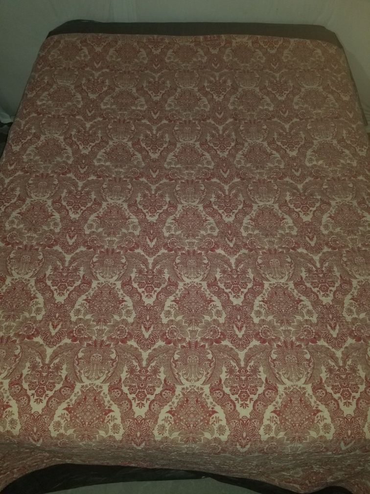 Pottery Barn King quilt & 4 pillow cases for Sale in Aurora, CO OfferUp