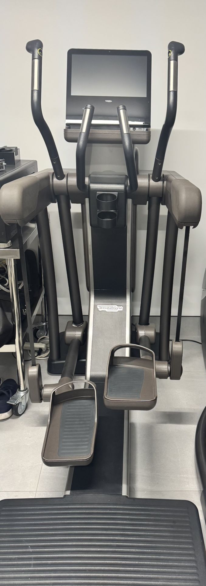 Technogym Artis Vario Elliptical w/Unity 2,0