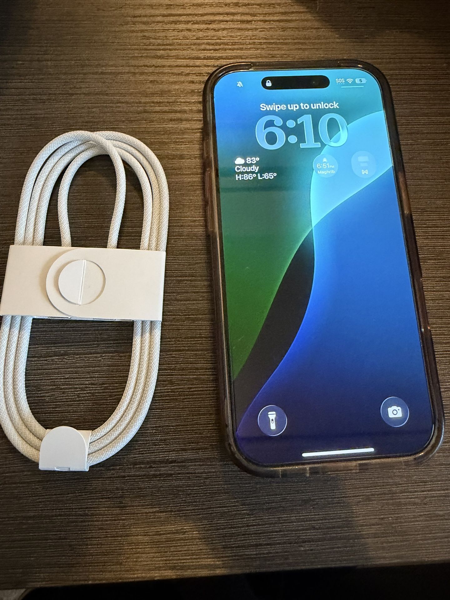 iPhone 16 Pro 128 Gb (unlocked) + Type C Wire