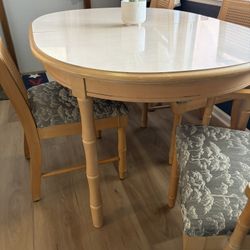 Kitchen/Dining Table with 4 Chairs