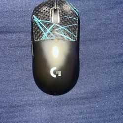 Logitech Gpro Superlight with BTL grips and Superglide glass mouse feet