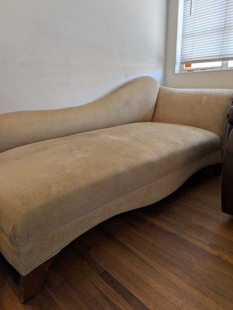 FREE Chaise Lounge