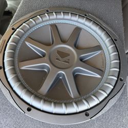 2 12 Inch Subwoofers Kickers 
