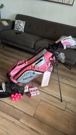 Woman’s precise M5 NEW golf club set