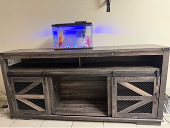 Entertainment center
