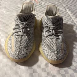       Shoes Yeezy  Adidas  Boost  Size 5 Y Medio 