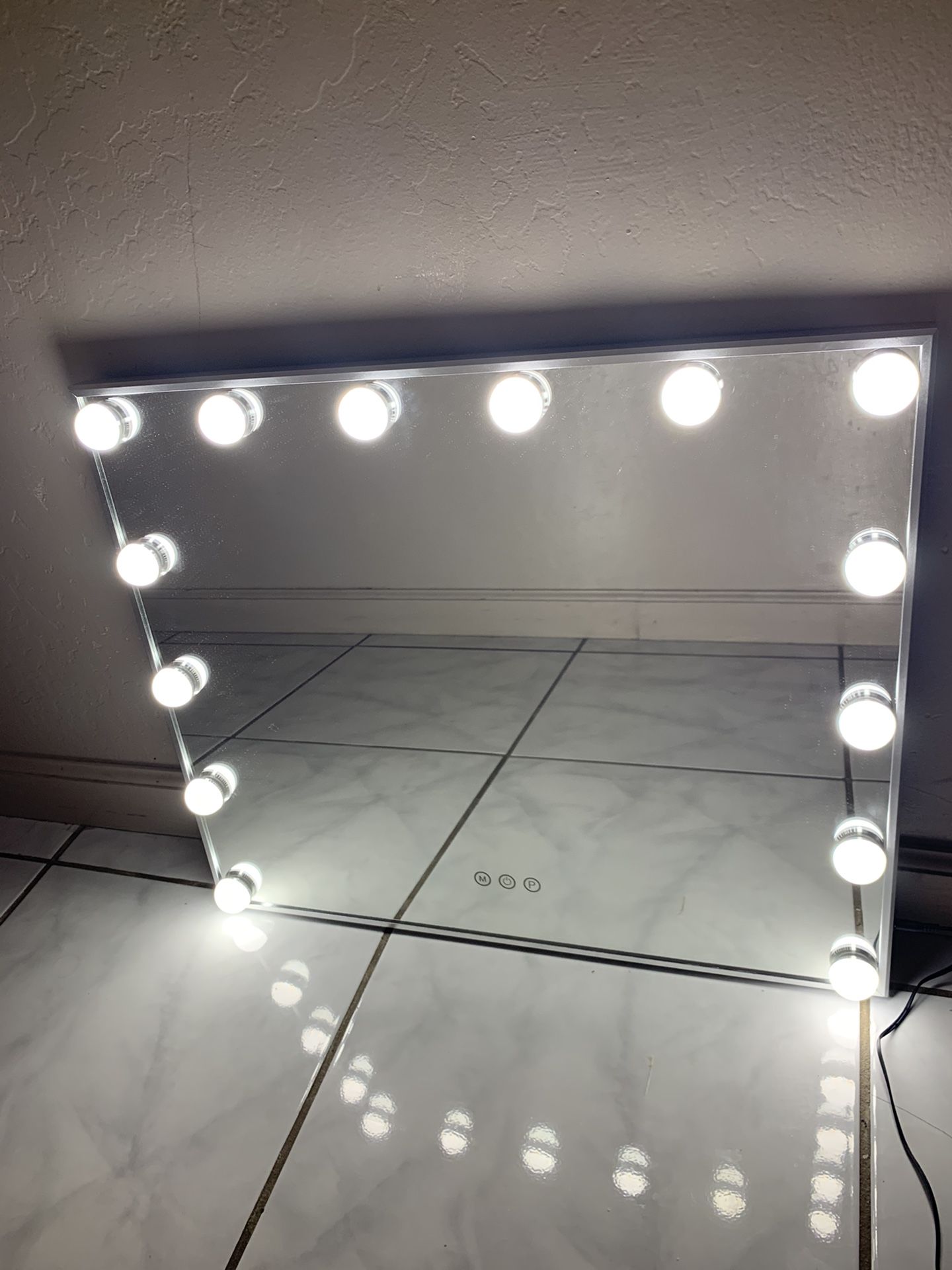 Vanity Mirror with Touch Control Design, Hollywood Makeup Mirrors with Lights.