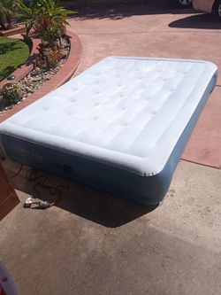 Air mattress (full size)