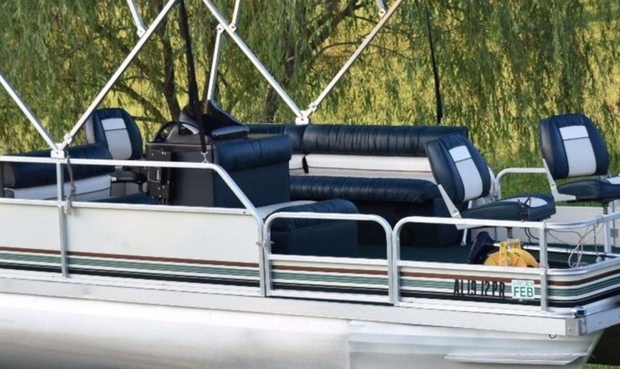 Photo Extraordinary 04 Voyager Pontoon Boat