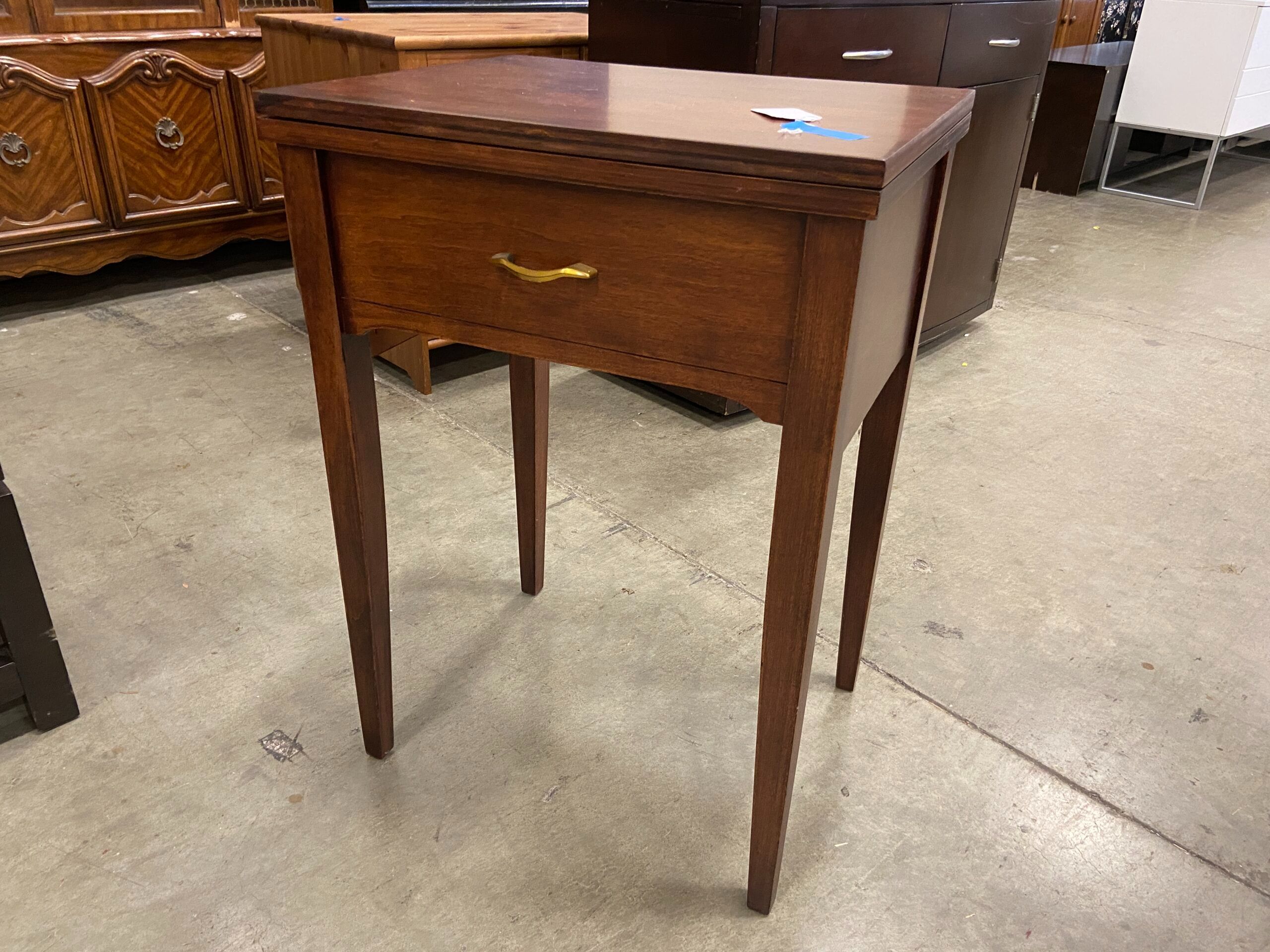 Wooden Expandable Sewing Table