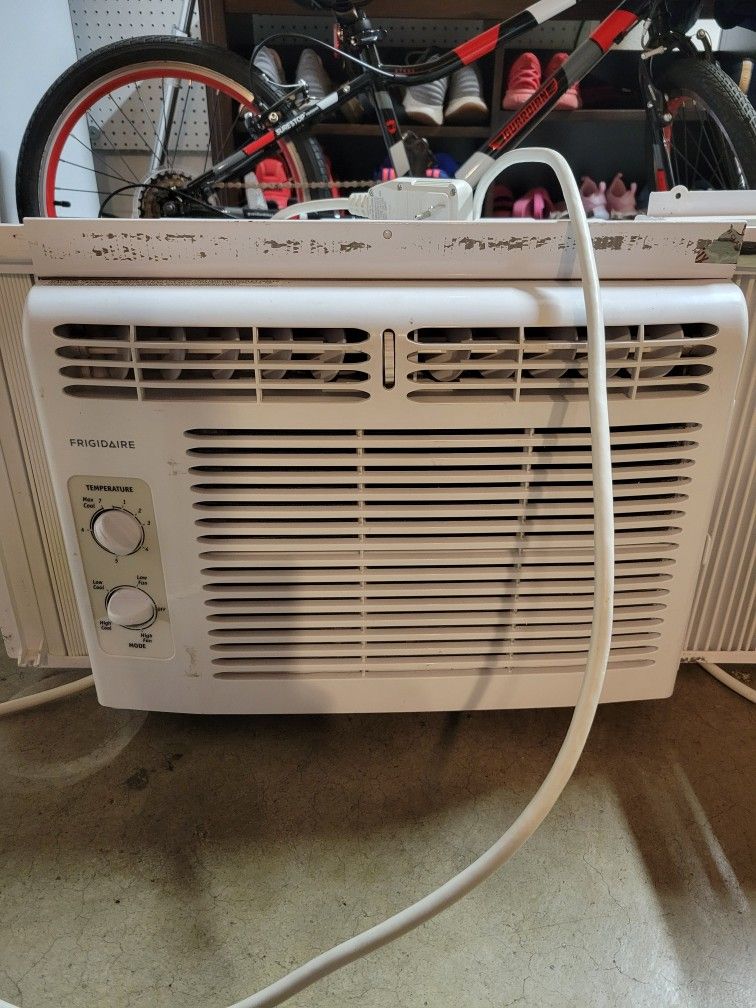 Window AC Unit