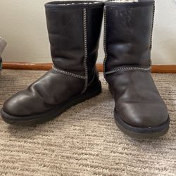 Ugg Black Classic Short Leather Size 7 