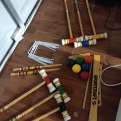 Vintage Sportscraft 2 To 4 person Croquet Set