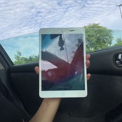 Silver Ipad Mini 2 (front Screen Is Cracked) 