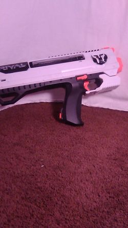 XVIII- 700 RIVAL NERF GUN