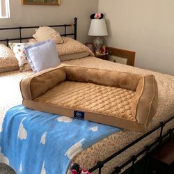 Never used! Large Dog bed! YES ITS AVAILABLE!!!