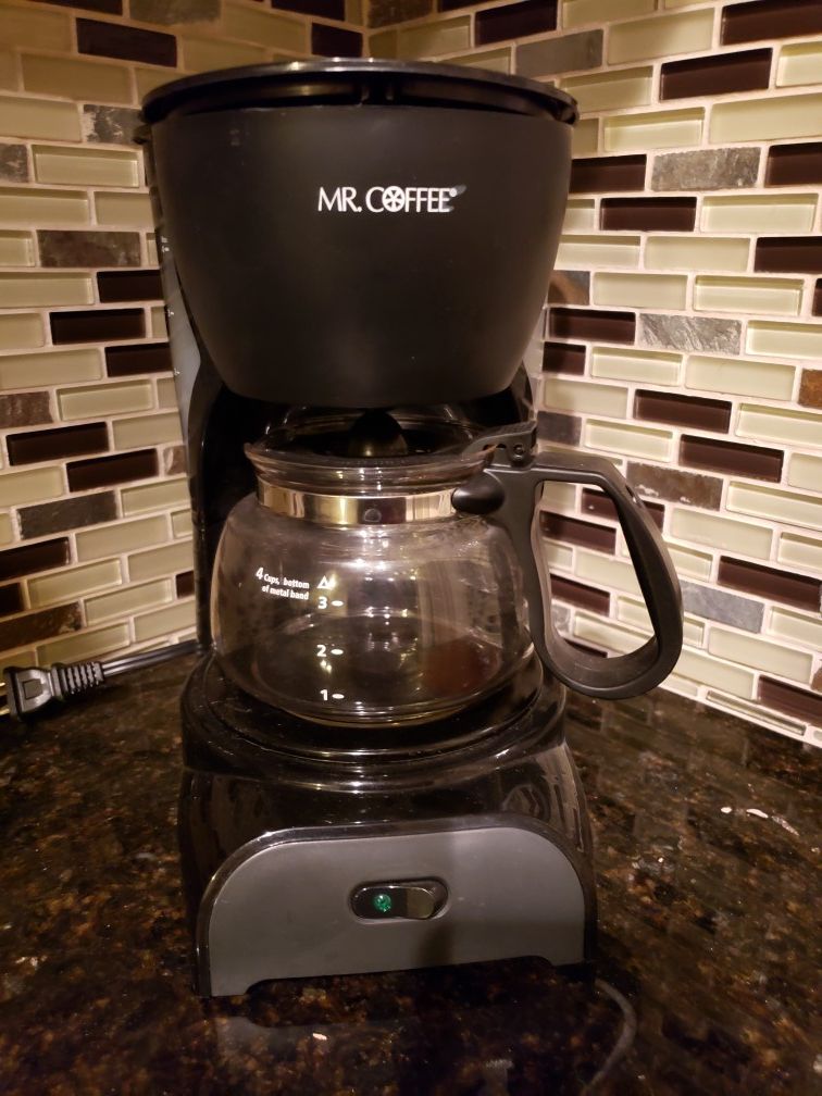 Coffee maker- mini 4 cup max