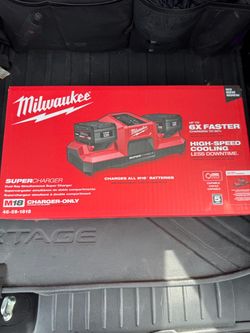 Milwaukee super speed charger dual port