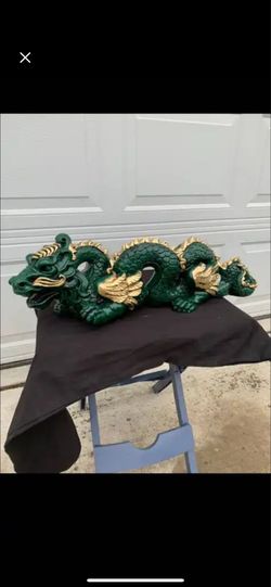 The green dragon statue