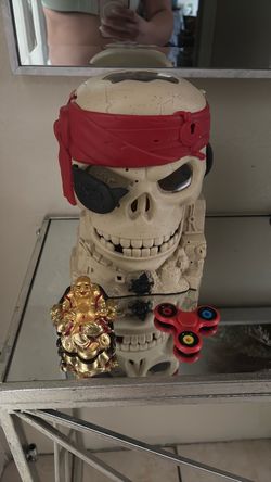 Pirate box pack toys