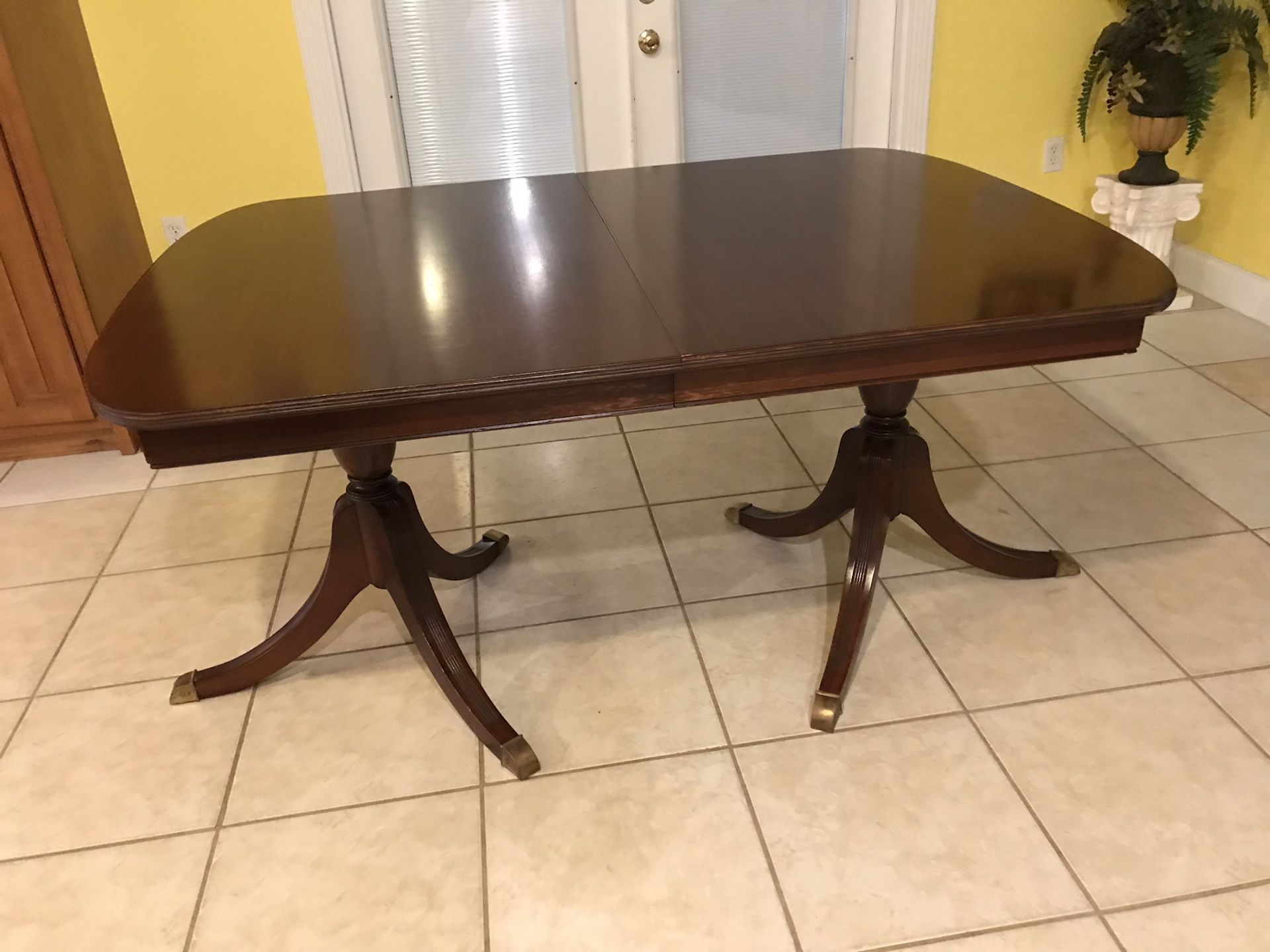 Antique table and chairs Trogdon Furniture Company No. 172
