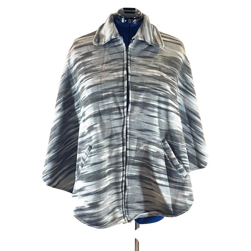La Moda Zippered Fleece Poncho