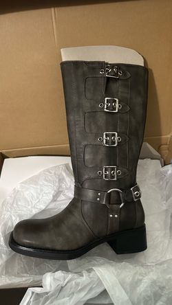 Women’s boots NEW