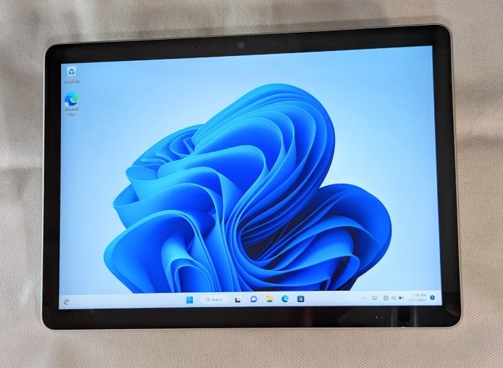 VERY NICE MICROSOFT SURFACE GO 2 WINDOWS TABLET 10.5" Windows 11