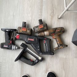 Craftsman 19.2 Impact, Hammer Drill, Reciprocating Saw And Light With Two Batteries 
